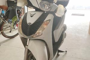 Honda SH 150 – Buono stato - Accessoriato