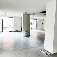 Bottega 200 mq Corso S. Vito - 4 punti luce