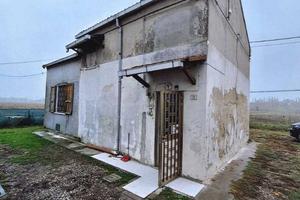 Immobile in asta di 124 m² con 2 locali a Ostellat