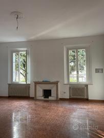 Ampio appartamento al piano primo palazzo storico