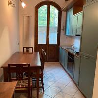 Cucina con credenza tavolo sedie 700 euro