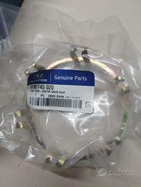 CLIP SUPPORTO COPRIMOZZO HYUNDAI GALLOPER 2001