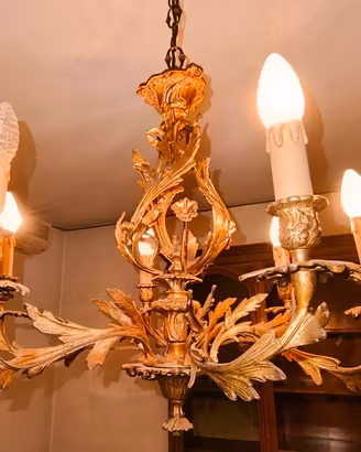 Lampadario in bronzo dorato, stile Luigi XV