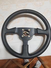 Volante MOMO per Fiat Uno Turbo 2 serie con mozzo