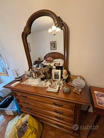 Camera matrimoniale cassettiera e comodini