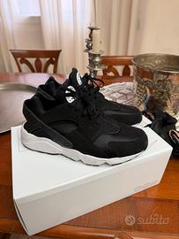 Nike Air Huarache taglia 45 nuove