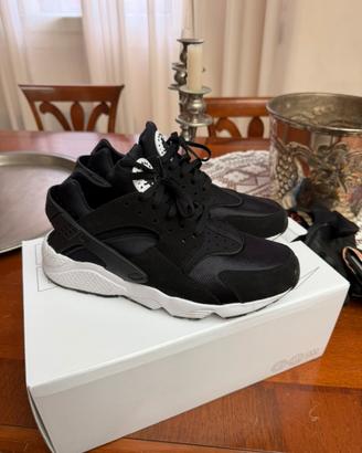 Nike Air Huarache taglia 45 nuove