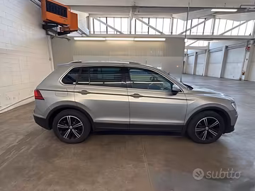 Volkswagen Tiguan 2.0 TDI SCR 4MOTION Sport BlueMo