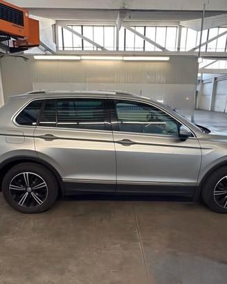 Volkswagen Tiguan 2.0 TDI SCR 4MOTION Sport BlueMo