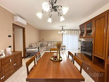 Ampio trilocale con balconi, cantina e box