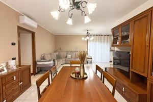 Ampio trilocale con balconi, cantina e box