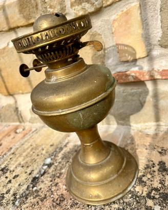 Lampada antica in ottone