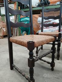 sedia vintage con seduta in paglia