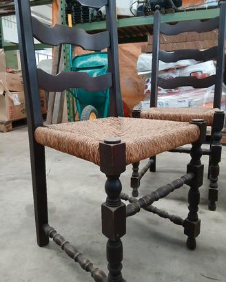 sedia vintage con seduta in paglia