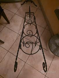 Portavasi in ferro battuto