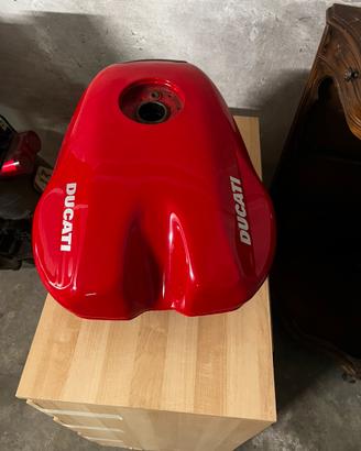 Serbatoio ducati 996 748 916