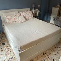 Letto matrimoniale con materasso