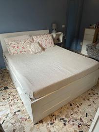 Letto matrimoniale con materasso