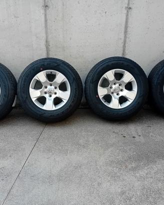 4 cerchi e 4 gomme da 18 originali Dodge RAM 1500