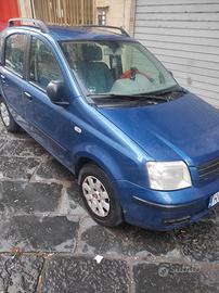 AUTO FIAT PANDA