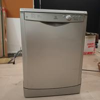 lavastoviglie indesit