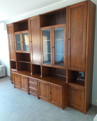 Mobile completo da salone con vetrine