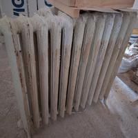 Due termosifoni in ghisa epoca liberty 