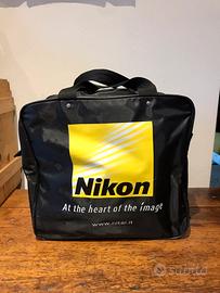 Borsa Nikon Nital “At the heart of the image”
