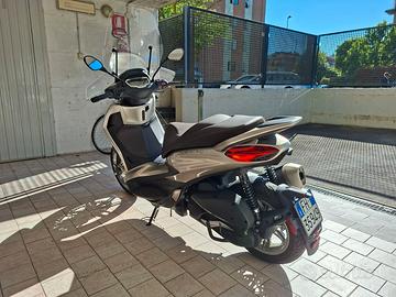 Beverly 300 HPE