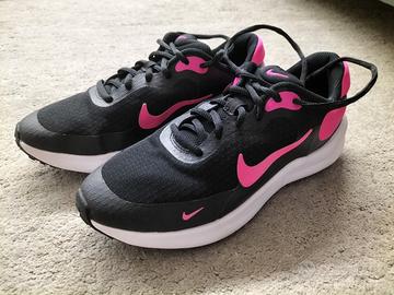 Scarpe da ginnastica femminili Nike 37. 5