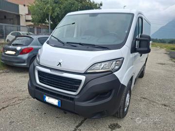Peugeot Boxer 328 2.2 BlueHDi 120 S&S PC-TN Furgon