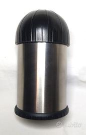 grattugia portatile tonda di design con accessori 