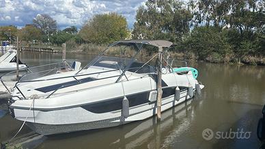 Flyer 8.80 Sundeck Beneteau walk around