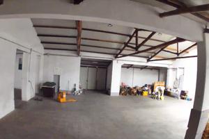 Porzione capannone carico scarico posa uffici