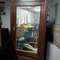 Armadio con specchio