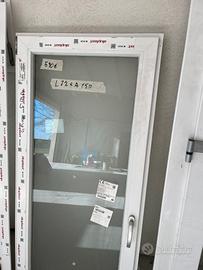 finestra colore bianco 