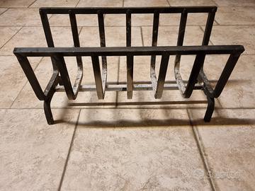 Brucialegna in ferro per camino