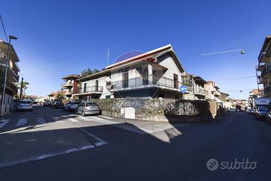 Villetta bifamiliare - Aci Sant'Antonio