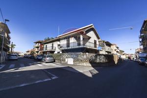 Villetta bifamiliare - Aci Sant'Antonio