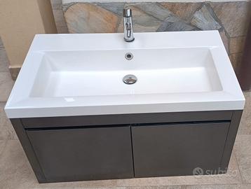 Mobile in sospensione per bagno con lavabo