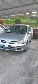 Nissan Tino Almera