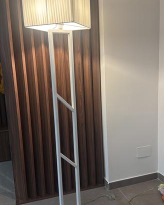 Piantana moderna