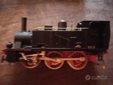 locomotiva Rivarossi con scatola 