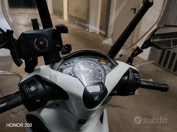 scooter Honda ah 150