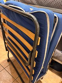 Letto singolo pieghevole con ruote