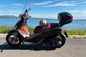 Piaggio Beverly 350 sport touring