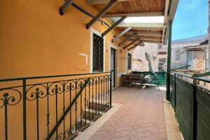 4 vani e doppi acc.ri con terrazzo