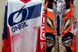 PANTALONI E MAGLIE DA MOTOCROSS
