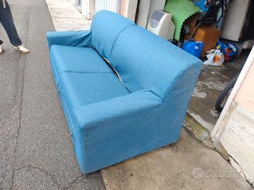 Divano blu 2-3 posti