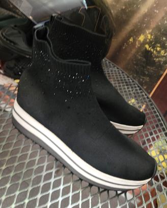 2 paio scarpe 40-41.pele naturale camoscio e last